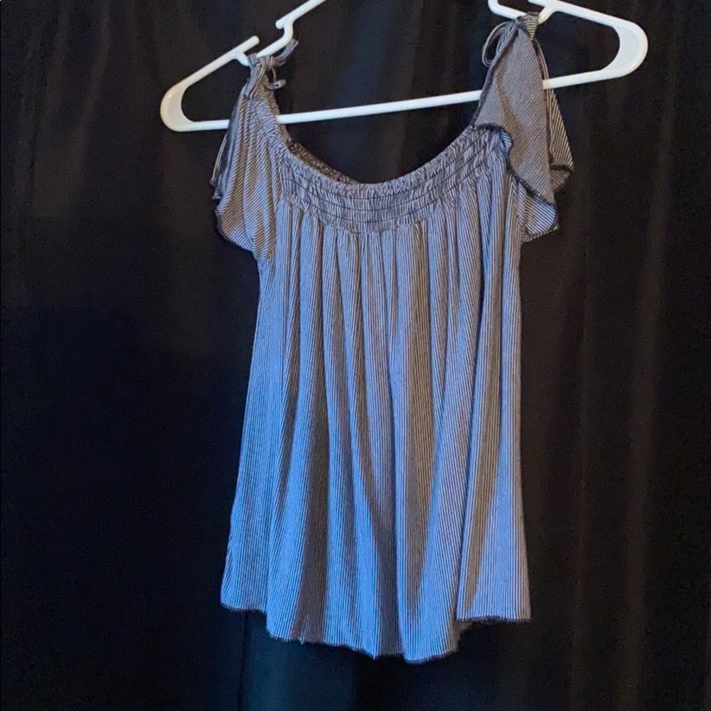 American Eagle off the shoulder top